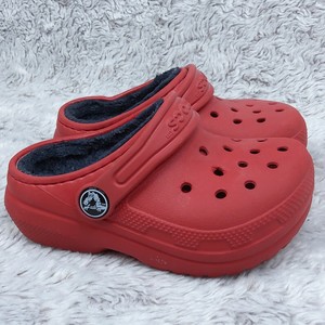 crocs with fur red