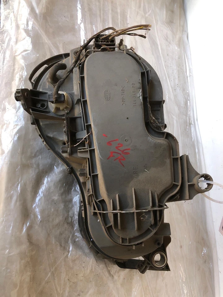 Faro delantero derecho pasajero derecho OEM MERCEDES BENZ CLASE E E300TD 1996-1999 Foto 4 de 4