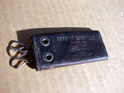 VINTAGE LEATHER KEY HOLDER FOB PROMO BOWTIE GUTHRIE CHEVROLET APOLLO PA