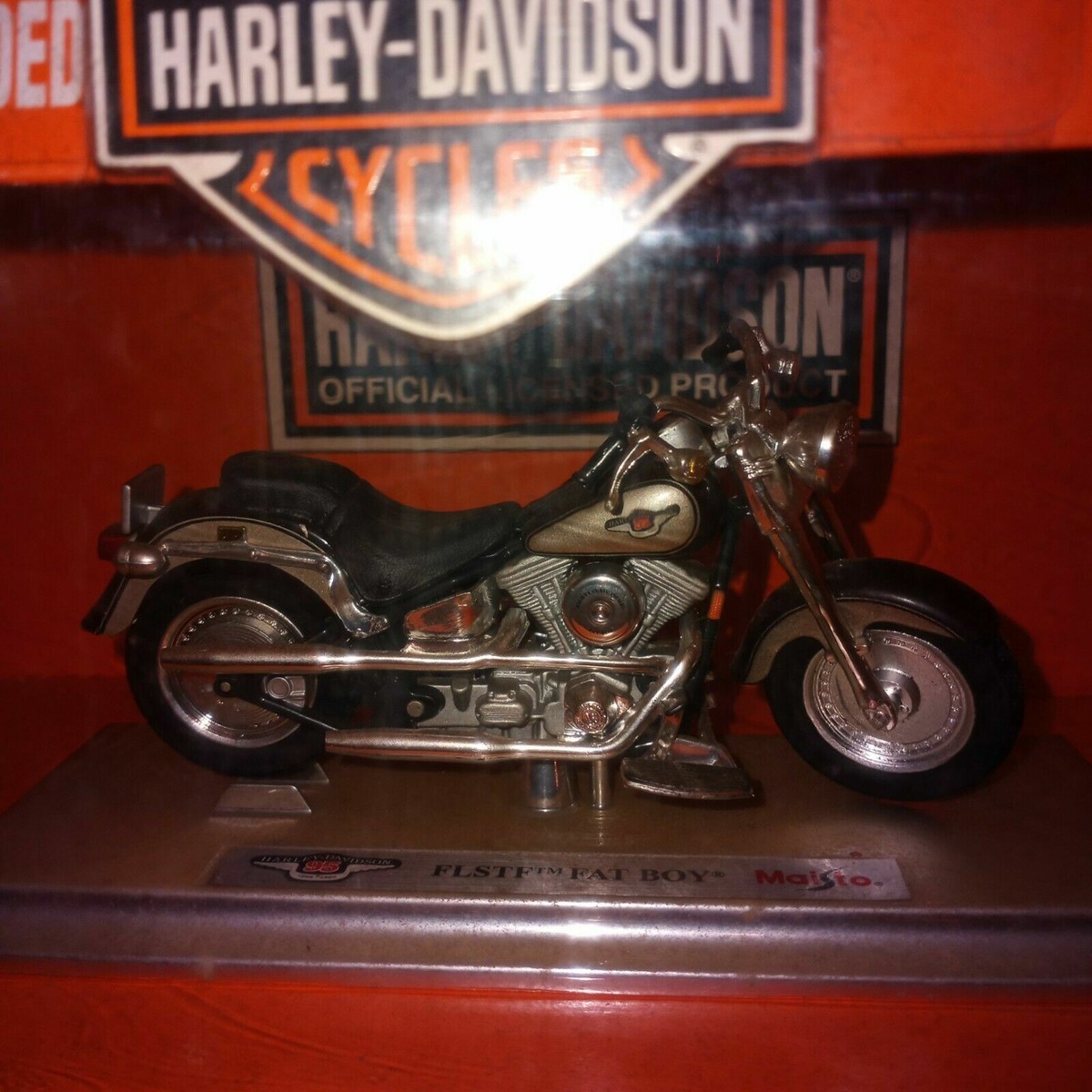 Harley-Davidson 1/18スケール　20個まとめてお得セット Amazon.com: Harley-Davidson Motorcycles 6 piece Set Series 39 1/18