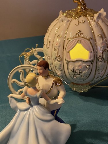 LENOX Disney L’allenatore illuminato incantato di Cenerentola e Principe *NUOVO* - Foto 8 di 19