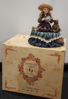 YESTERDAY'S CHILD THE DOLLSTONE COLLECTION A CHILDS HEART TEA FOR TWO MUSIC BOX