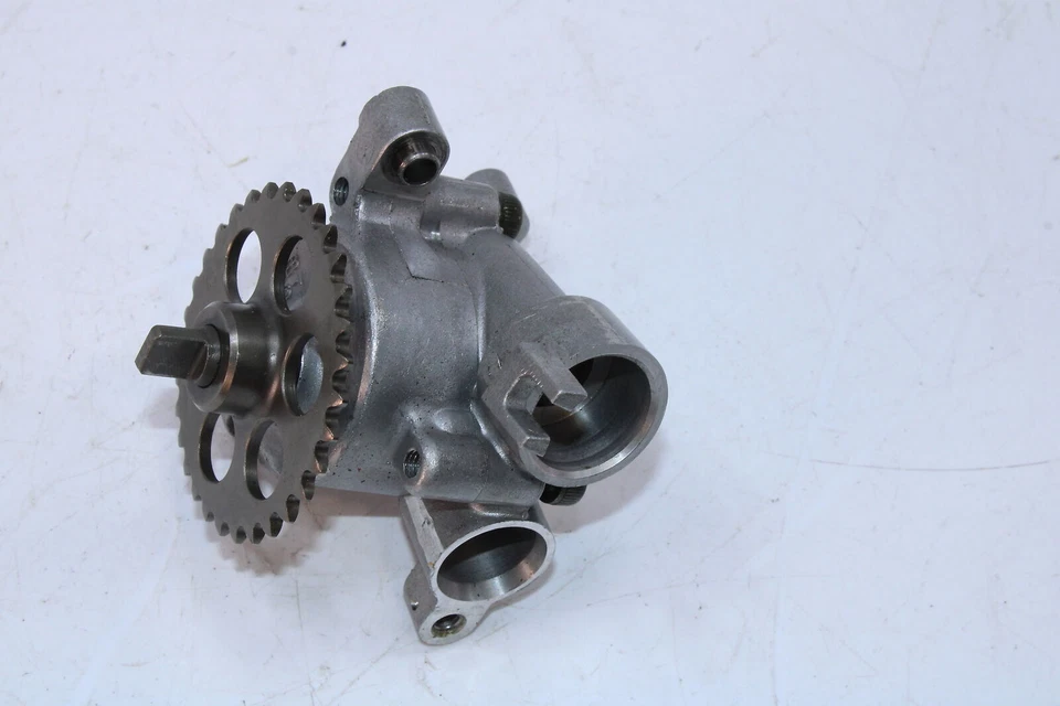 2009 Yamaha Yzf R6 масляный насос 2C0-13300-00-00 - Изображение 3 из 4