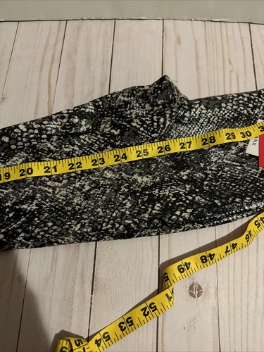 Spanx Leggings Womens XS Black Gray White Faux Leather Snake Skin Shine NWT - Picture 9 of 9