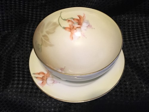 RS Tillowtiz Silesia Fuchsia Bleeding Heart Footed Small Berry Bowl & Underplate - Picture 3 of 12