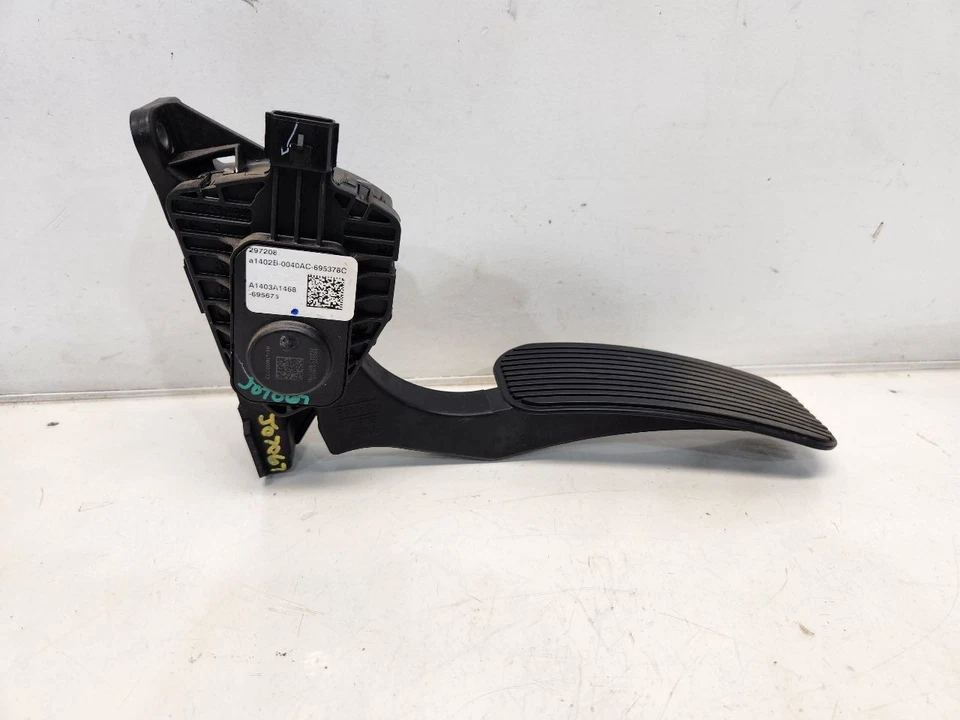 Ford Taurus 2014 (3,7 L/AT/paquete policial) pedal acelerador DBW/conducción por cable Foto 3 de 4