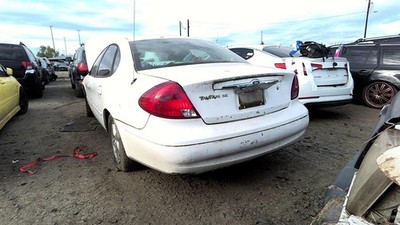 Used Windshield Wiper Motor fits: 2003 Ford Taurus  Grade A