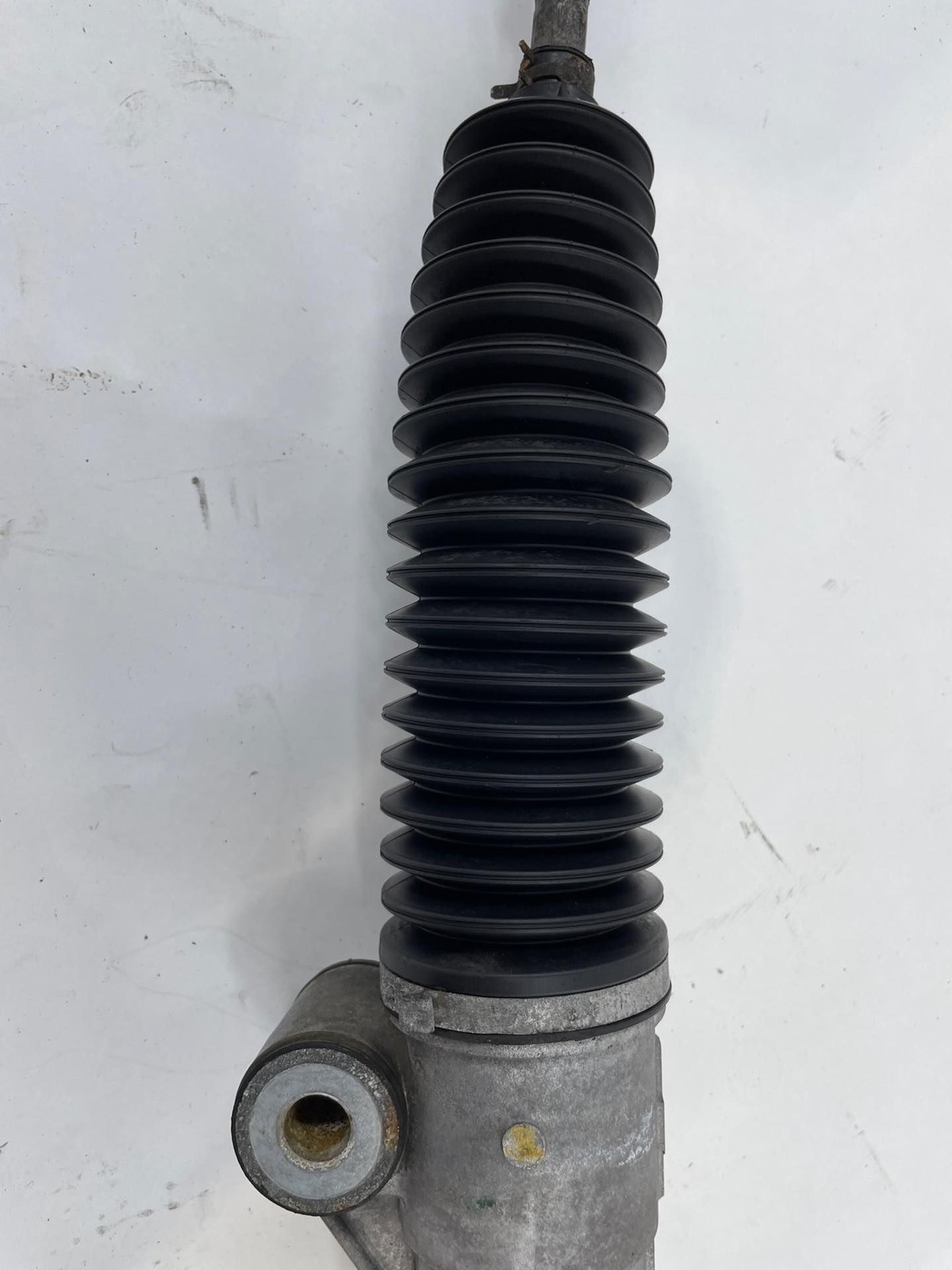 2014 Maserati Quattroporte S Rack & Pinion Stear Gear & Tie Rod End 06700367180