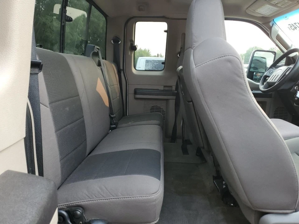 F250SD    2010 Glove Box 968063 - Изображение 4 из 4