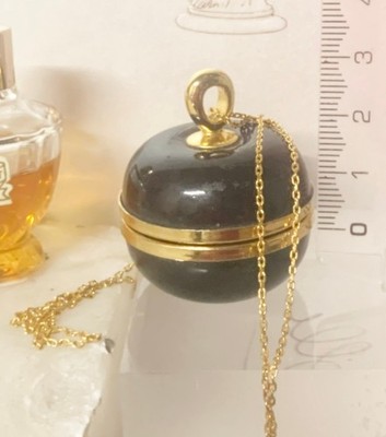 Van Cleef Arpels Parfum Solid Anhänger +alt mit Tasche für Export