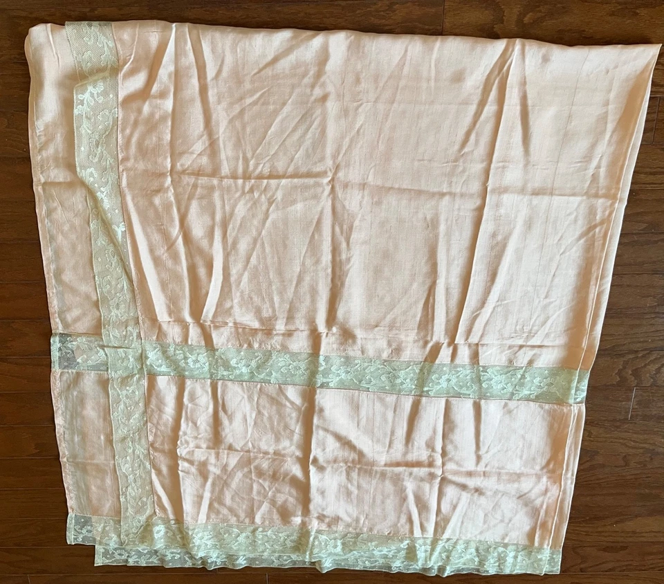 Rare! Gorgeous Vintage Neiman Marcus Carlin Comforts pure silk BEDSPREAD - Image 4 of 4