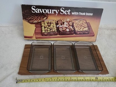 Vintage 70er herzhaftes Set Teakfuß Snack Servierer Knabbereien Servierschalen verpackt sehr guter Zustand