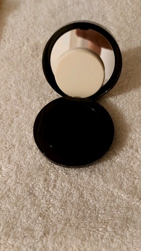 Estee Lauder Perfectionist Serum Compact Makeup SPF 15 2C2 Pale Almond - Picture 3 of 4