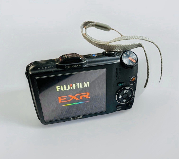 Fujifilm FinePix F Series F500EXR 16.0MP Digital Camera - Black