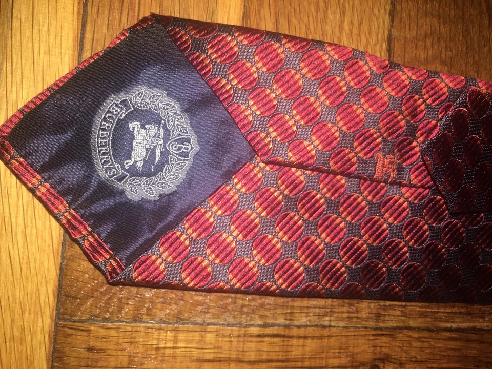 Corbata de cuello Burberry original vintage. 100% seda Foto 3 de 4