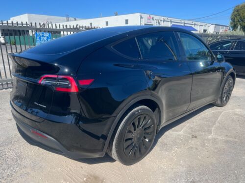 2023 Tesla Model Y - Picture 8 of 31