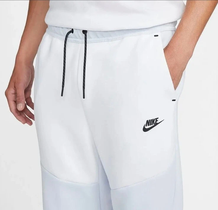 Nike tech shop fleece shorts white