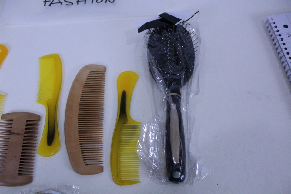 Lote de 7 piezas para el cuidado del cabello de belleza con compacto facetado, 5 peines, cepillo Foto 4 de 4