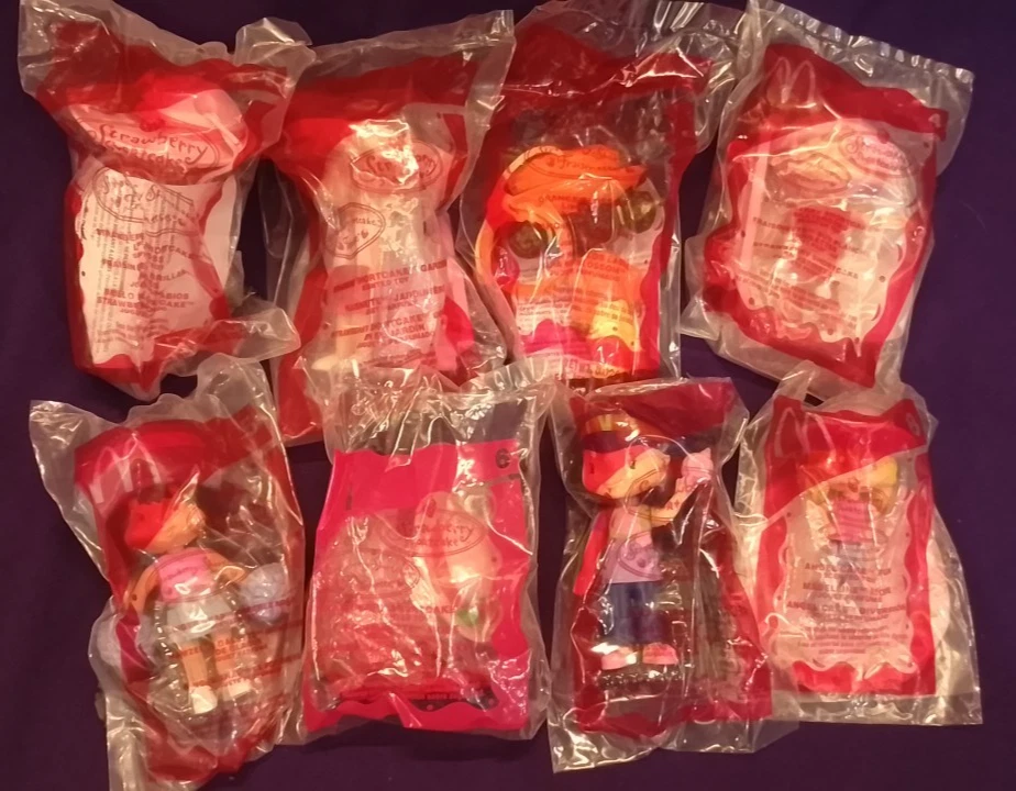 Juego completo de 6 juguetes Happy Meal McDonald's Strawberry Shortcake 2011 Foto 2 de 3