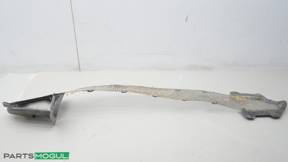 2004-2008 Maserati Quattroporte M139 Front Bumper Center Lower Mesh Grille OEM
