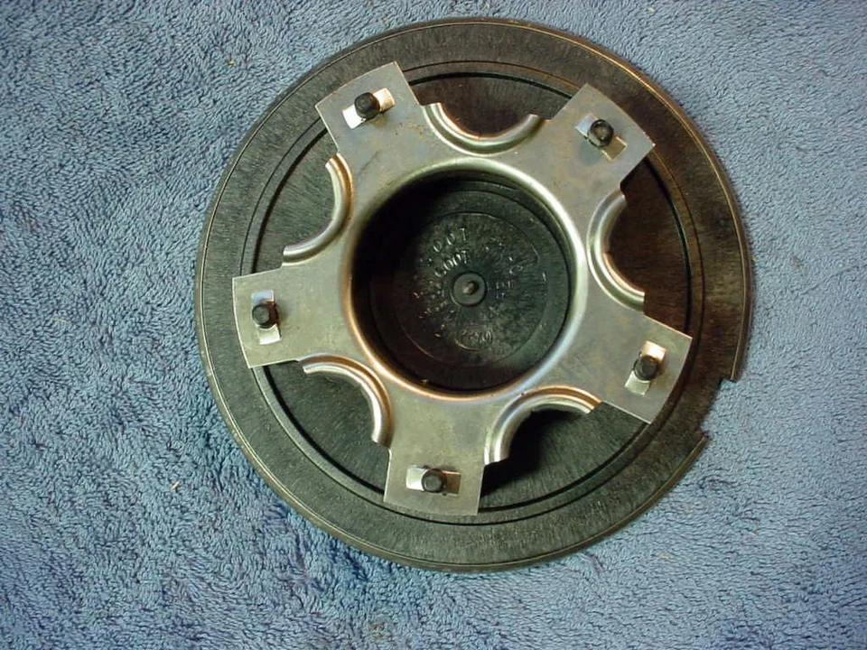 中心盖车轮拉丝 OEM GM 10097531 雪佛兰 Beretta Corsica 1987 - 1991 X3 — 第 2/4 张图片