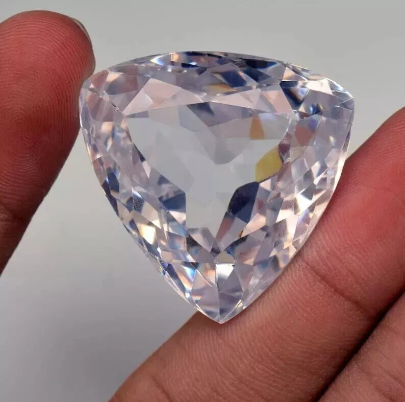 ♪ルンルコン♪ Certified White Color Natural 95.80 Ct+ Huge Zircon Trillion Cut