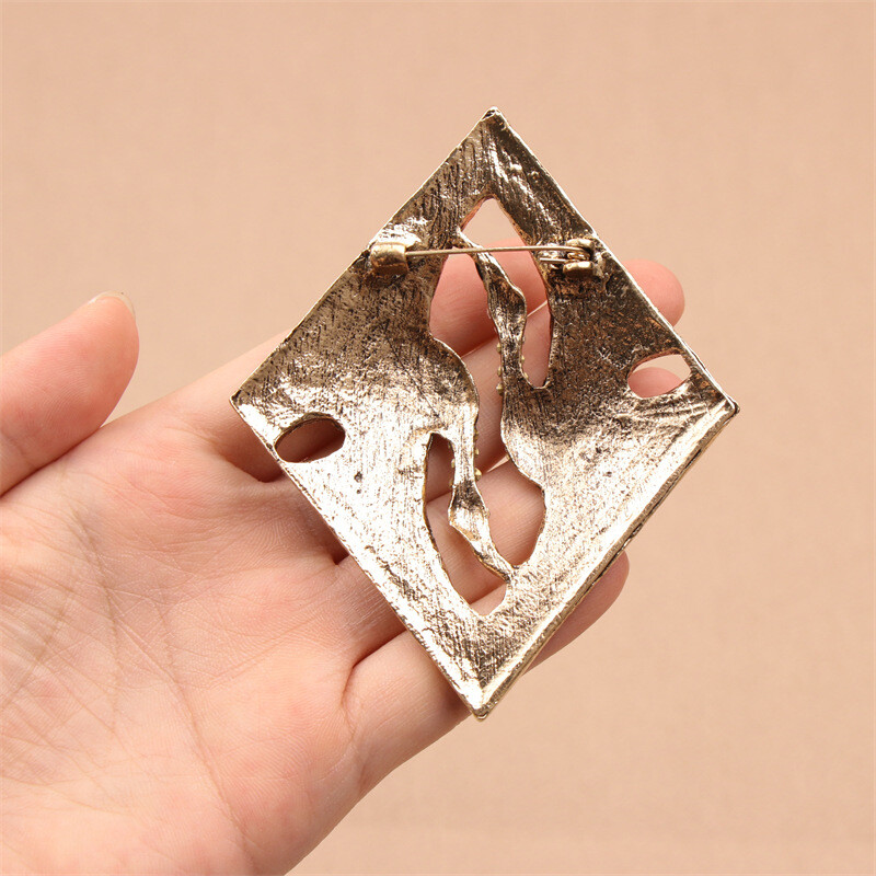 Heavy Industry Vintage Crane Brooch Animal Geometric Lapel Pin for Clothing