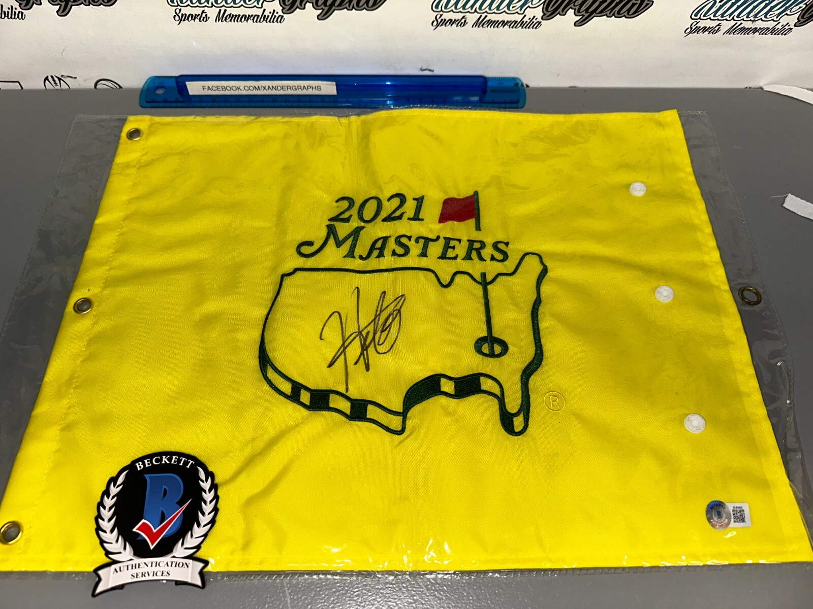 2021 MASTERS CHAMPION WINNER Autographed Signed JAPAN PRESIDENT'S CUP US BRITISH OPEN PGA CHAMPIONSHIP HIDEKI MATSUYAMA 2021 MASTERS PGA GOLF PIN FLAG-BECKETT BAS 