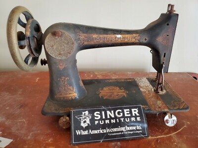 1906 Antique Singer Sphinx Sewing Machine. Treadle Sewing Machine