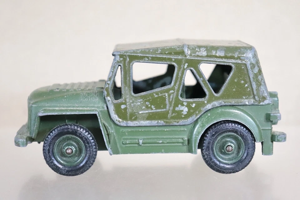 BRITAINS 1/32 SCALE BRITISH ARMY AUSTIN CHAMP 4 WHEEL DRIVE JEEP oc - Image 2 of 4