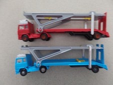corgi 2 car ransporter 1985 1red &1blue in very good condition with boxes