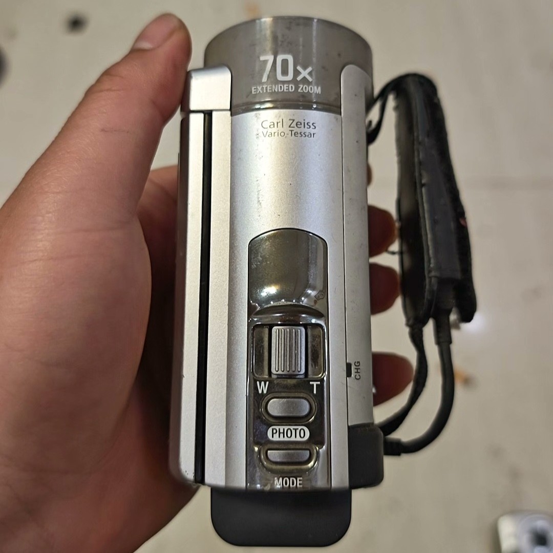 Sony Handycam DCR-SX85 Digital Video Camcorder Camera 7x Extended