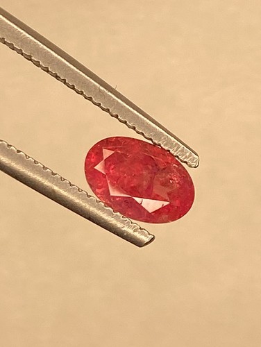 Facettierter SAPHIR *Winza, Tansania* (0.87cts) Faceted Pink Sapphire - Picture 2 of 3