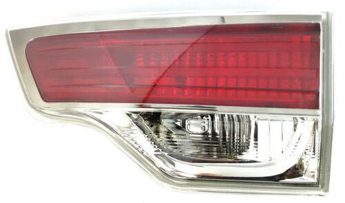 *NEW* TAIL LIGHT LAMP INNER GARNISH SUIT TOYOTA KLUGER GSU50 2014 -11/2016 RIGHT - Picture 1 of 2
