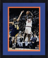 Framed Charles Oakley New York Knicks Signed 16x20 Shooting vs. Pacers Photo