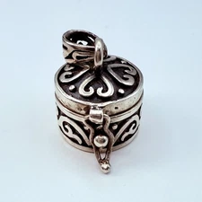 Sterling Silver 925 Round Locket Pendant Pill Prayer Box Vintage Hinged 5.9g