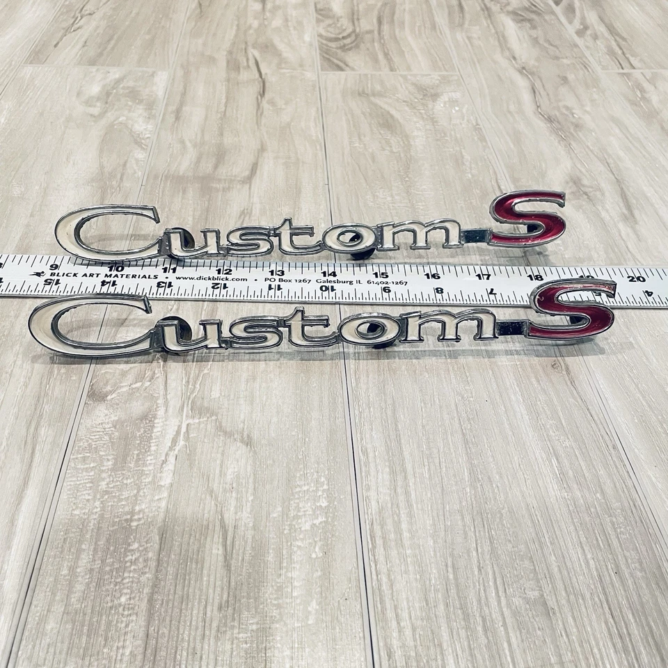 1968 69 PONTIAC TEMPEST CUSTOM S FENDER ЭМБЛЕМА OEM 9794874 GM пара комплект значков - Изображение 2 из 4