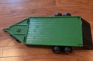 John Deere Implement Flatbed Trailer 1/16 Scale ERTL
