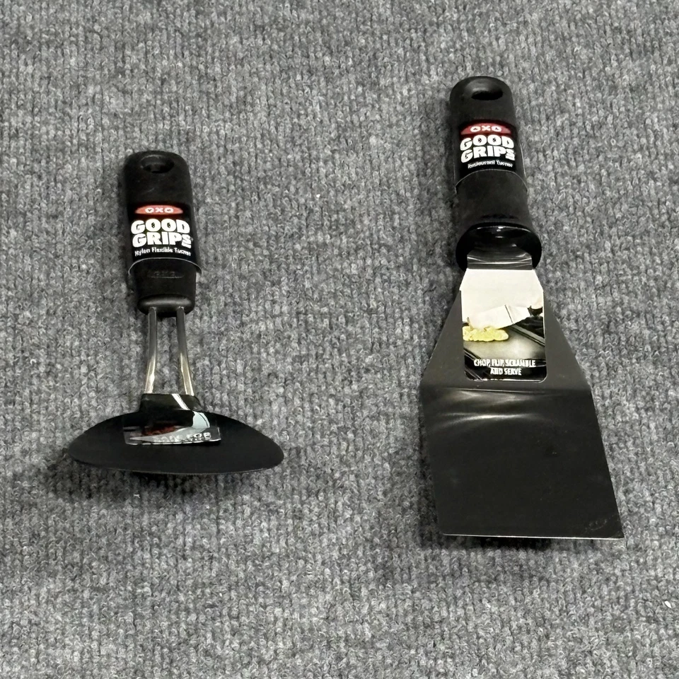 OXO Good Grips Giratorio de Restaurante + Juego de Giratorio Flexible de Nylon Caja Fuerte Antiadherente Foto 2 de 4