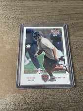 Brian Urlacher 2000 Fleer Focus  #/3999 Chicago Bears Rookie Card RC. rookie card picture