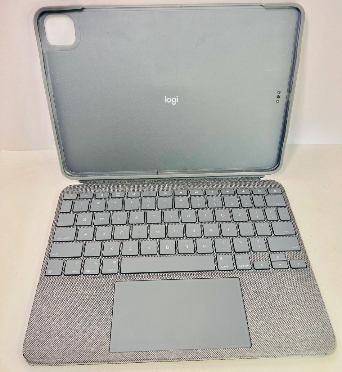 Logitech Combo Touch Keyboard Folio Case iPad Pro 11 3rd Gen Gray