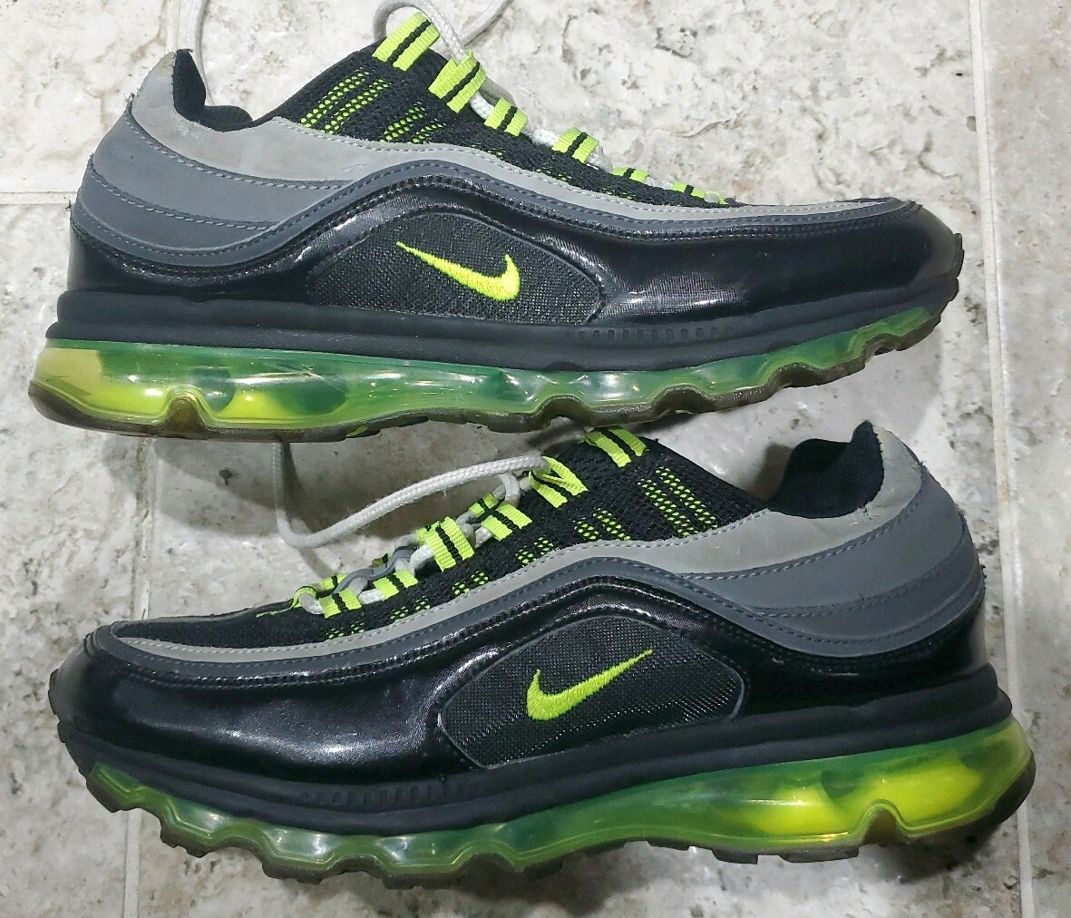 Nike Air Max 24-7 Black-Volt Attack Pack Women's Size US10 Nike Air Max 24-7 Black-Volt Attack Pack Women's Size US10