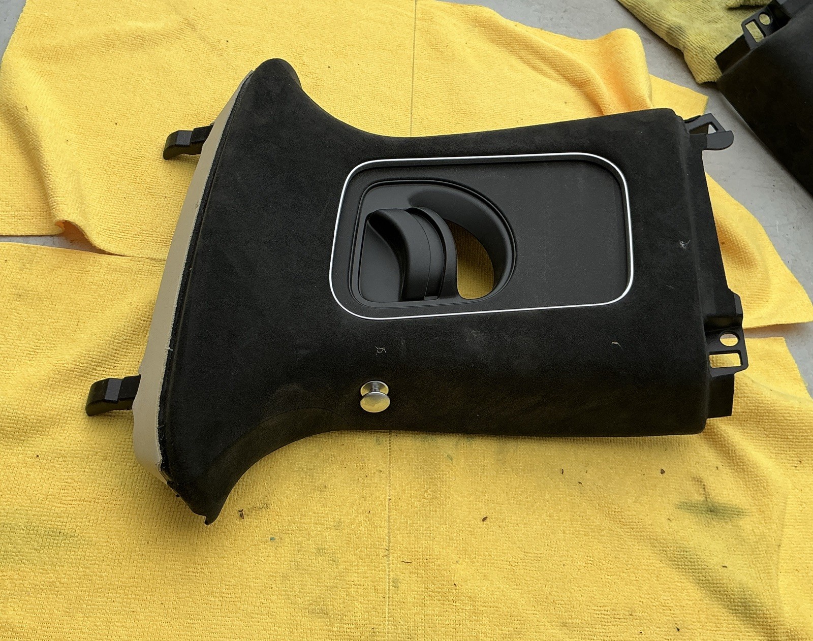 20-24 Bentley Flying Spur Driver Left B-Pillar Seatbelt Trim OEM 3SE867063K4BH