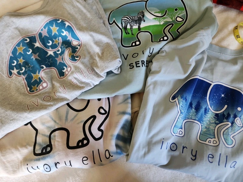 Womens Med Ivory Ella Lot Of 4 Long Sleeve Shirts