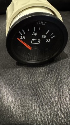 VDO Voltmeter Voltage Gauge 18-32 Volts 24v