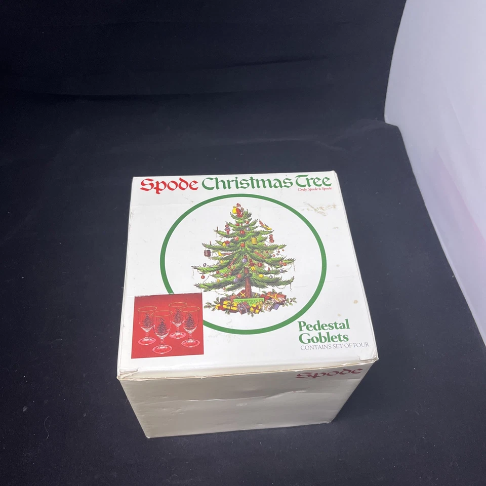 Spode Árbol de Navidad 16 Onzas Pedestal Copas con Bordes Dorados, Juego de 4 Foto 4 de 4