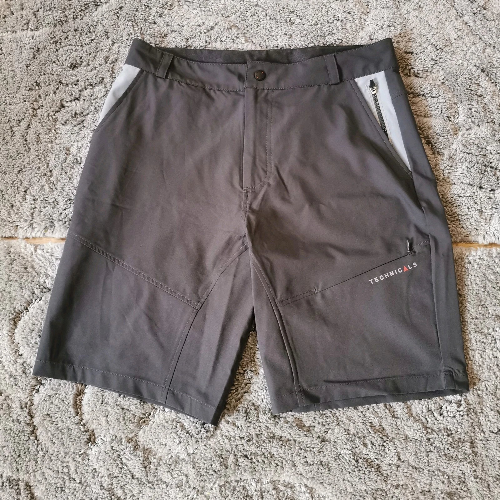 Technicals Hiking Shorts Men's Medium M Black & Grey Zip Pockets