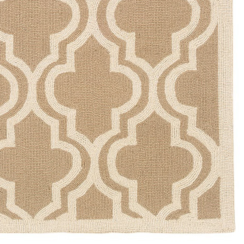 Linon Silhouette Quatrefoil Hand Hooked Wool 1'10"x2'10" Rug in Beige - Image 3 of 4
