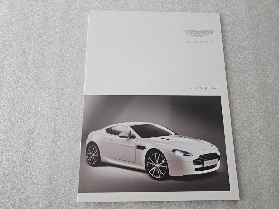 2010 Brochure Aston Vantage N420 : catalogue de 8 pages en français - Photo 1/4