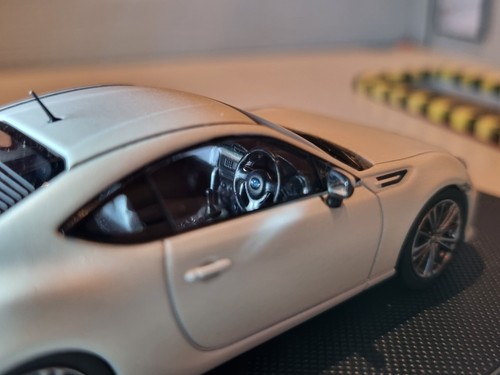 Subaru BRZ 1:43 Scale Model 2011 White Toyota GT86 Ebbro Diecast Car - Picture 3 of 14